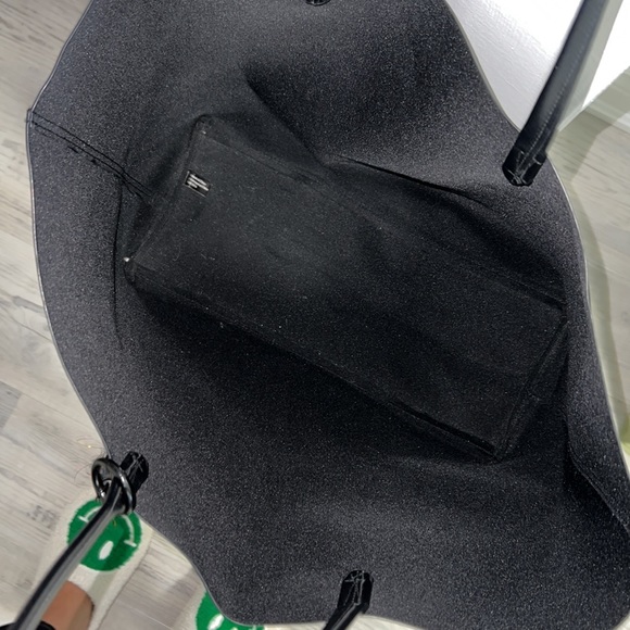 Faux leather Victoria Secret Tote Bag 🩷🩵🤍 - Picture 4 of 6